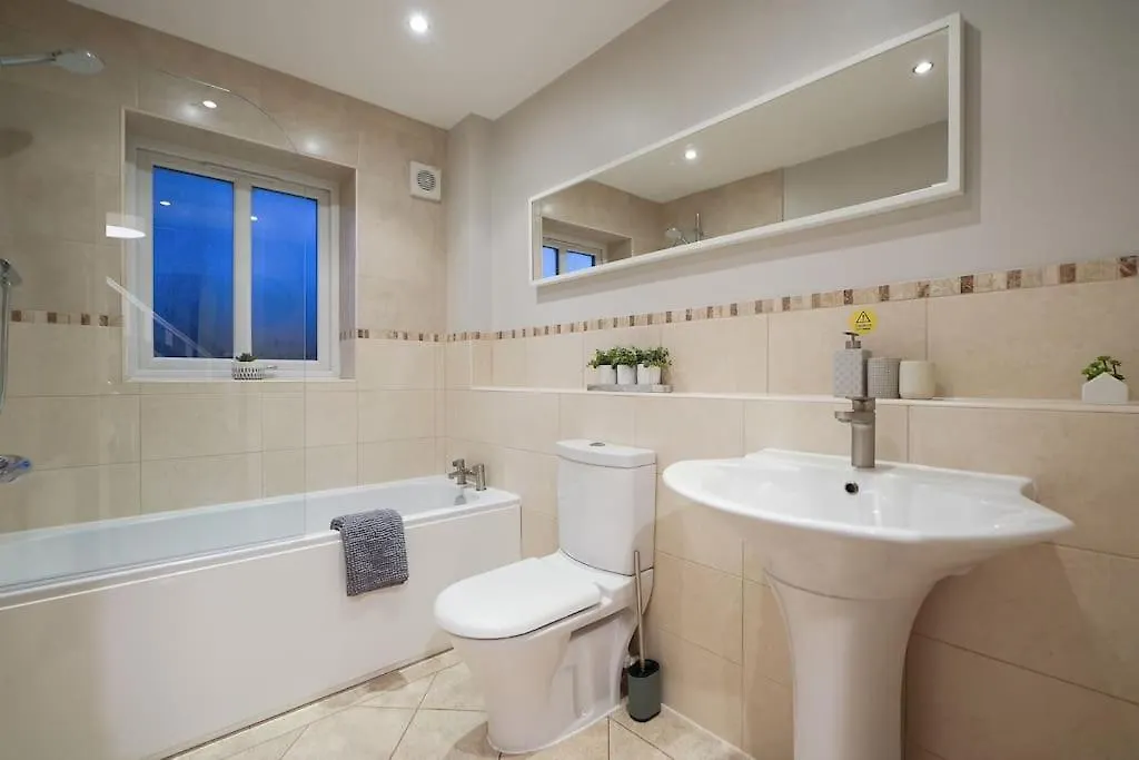 Stradbroke House - 5 Bed Townhouse, Sleeps 11, Great For Group Stays & Workers, Free Parking & Netflix - Hosted By Stay Host Save Sheffield