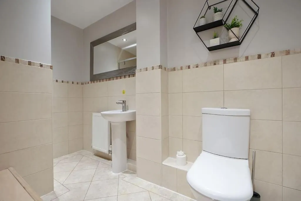 Stradbroke House - 5 Bed Townhouse, Sleeps 11, Great For Group Stays & Workers, Free Parking & Netflix - Hosted By Stay Host Save Sheffield Holiday home