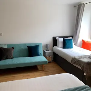 Charming 5-bed In Apartment Edinburgh